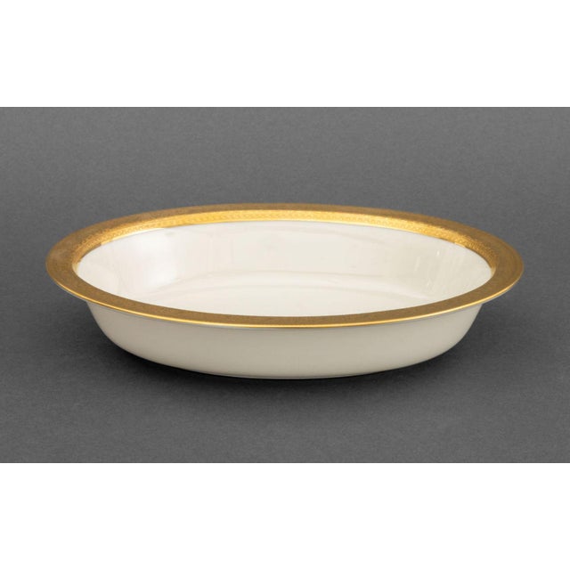 Late 20th Century Lenox "Westchester" Porcelain Service, 72 Pcs. For Sale - Image 9 of 15