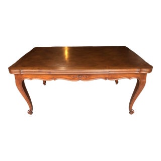 Early 20th Century French Country Louis XV Walnut Draw Leaf Dining Table For Sale