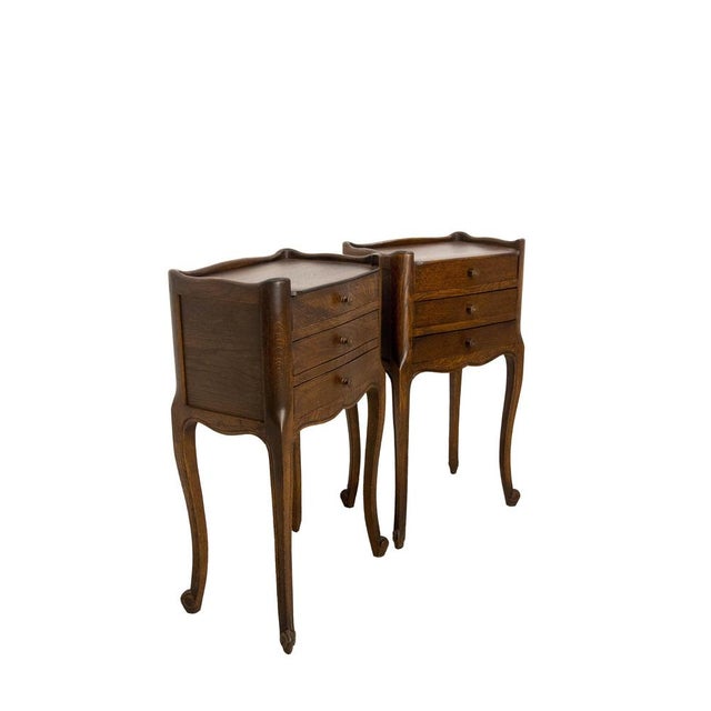 French Louis XV Style Nightstands in Oak, 1970s, Set of 2 For Sale - Image 4 of 10