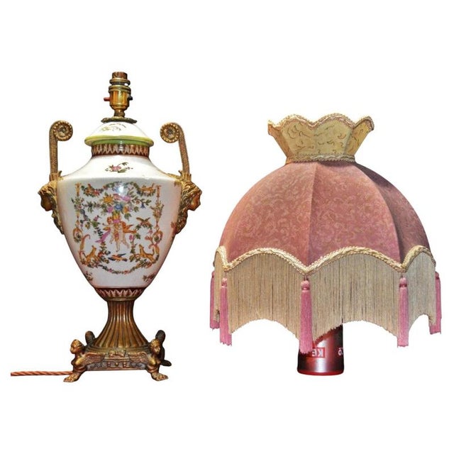 Neoclassical Sèvres Gilt Porcelain Amphora Table Lamp with Silk Shade, France, 1850s For Sale - Image 3 of 18