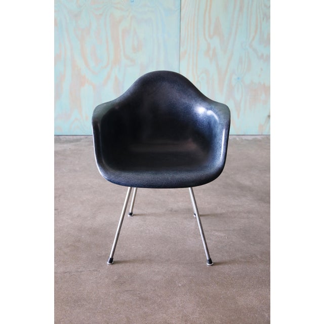 Set of 4 Navy Blue Fiberglass Eames Shell Armchairs for Herman MIller C. 1960s For Sale - Image 12 of 16