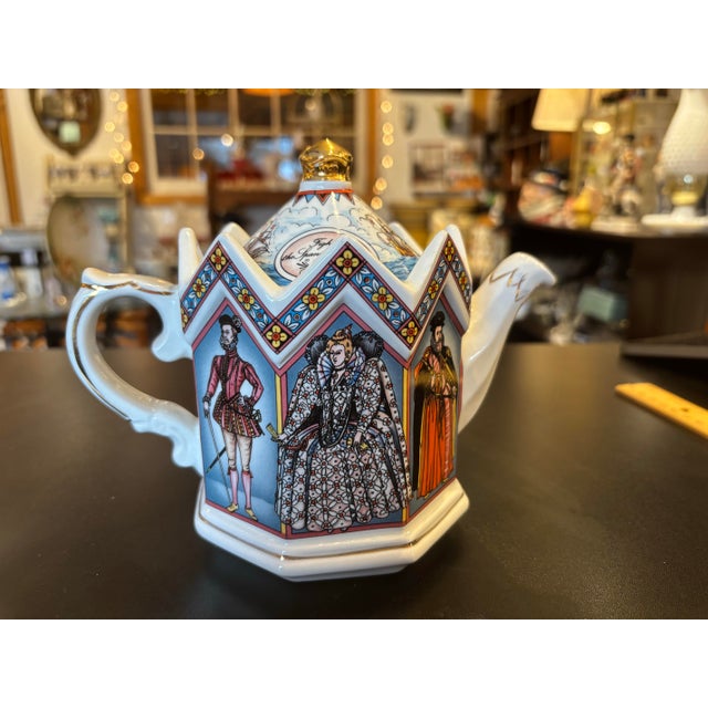 English 1990s Sadler Elizabeth I Queen of England Teapot For Sale - Image 3 of 10