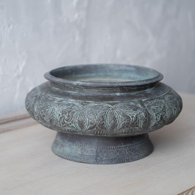 Brunei Lengguai Betel Nut Container, c.1900 For Sale - Image 4 of 12