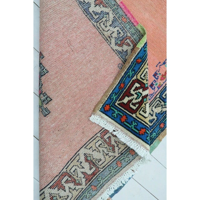 1960s Turkish Handknotted Area Rug - 41"x69" For Sale - Image 11 of 12