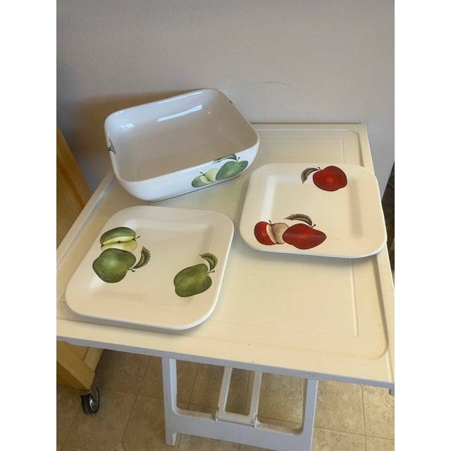 Ceramic Vintage Square Salad Bowl Set With Apples by Franco Munari Bassano- 3 Pieces For Sale - Image 7 of 8