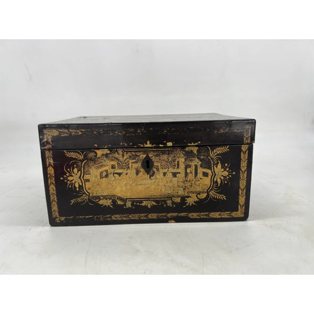 Chinese for the English market, 19th century. A fine quality antique Chinese export tea caddy decorated with beautiful...