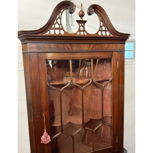 English Early 20th Century Mahogany Chippendale Style Bench Made 2 Part Corner Cupboard For Sale - Image 3 of 9