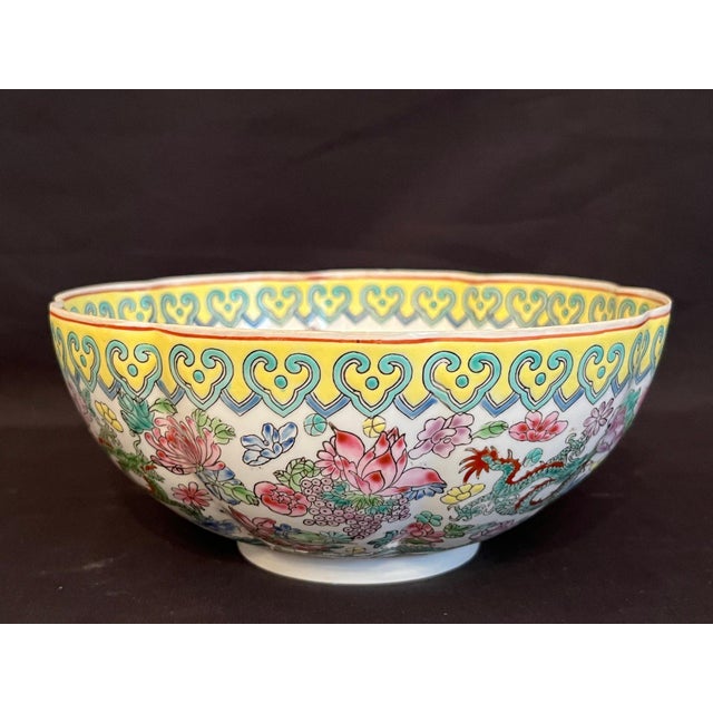 Chinoiserie Early 20th Century Famille Rose Eggshell Porcelain Bowl With Brass Stand For Sale - Image 3 of 8