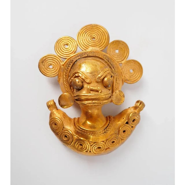 Colombian Taïrona Tumbago Statuette of Spiral Woman For Sale - Image 6 of 7