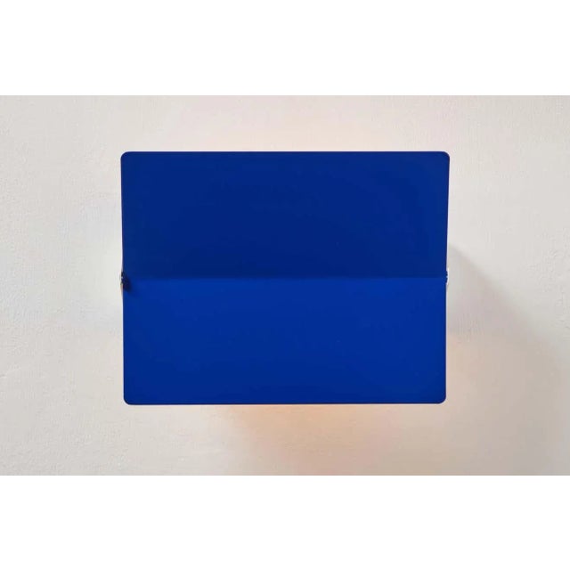 Cassina Large Charlotte Perriand 'Applique à Volet Pivotant Plié' Wall Light in Blue For Sale - Image 4 of 12