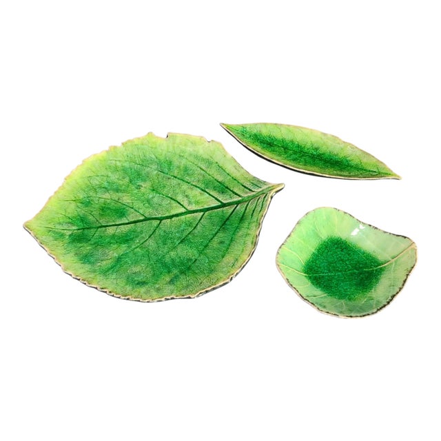 Late 20th Century Costa-Nova Portugal Hand Painted Ceramic Set of 3 Green Leaf Dip Plates Bowls For Sale