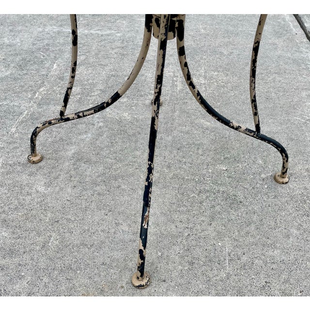 Metal Mid 20th Century Round Wrought Iron Table W/Umbrella Hole Mesh Top Salterini Woodard Style Outdoor For Sale - Image 7 of 11