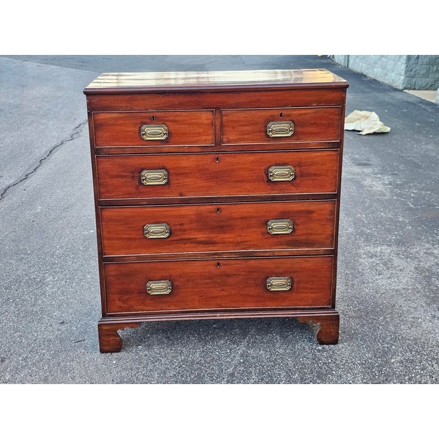 English 19th Century English Mahogany Five Drawers Chest With Inlaid Top For Sale - Image 3 of 15