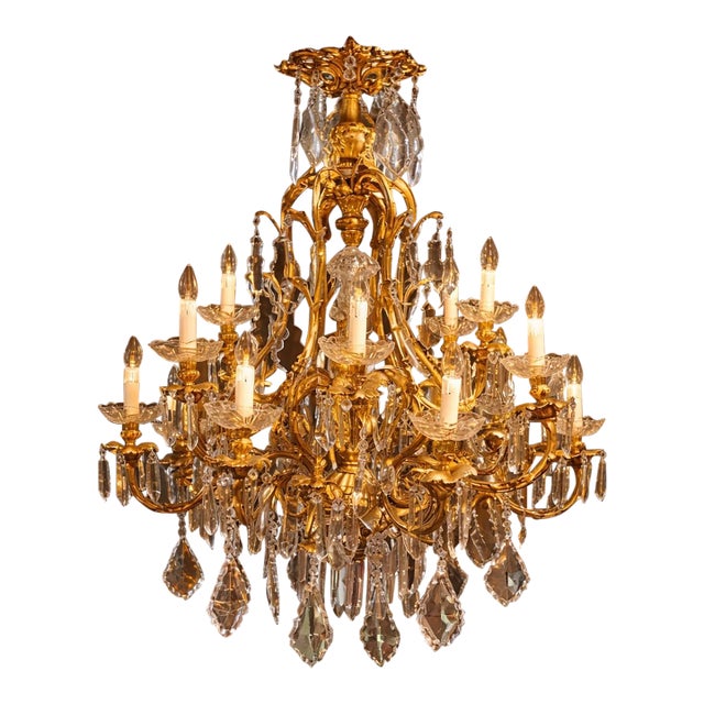 Mid 20th Century French Louis XVI Gold Bronze Chandelier For Sale