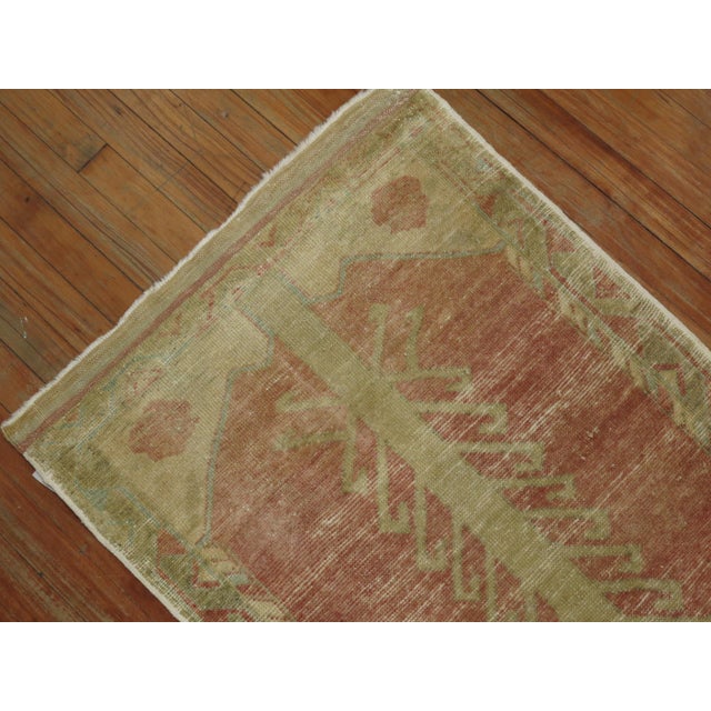 Late 20th Century Light Pink Turkish Prayer Niche Throw Rug - 2'4" x 4' For Sale - Image 4 of 6