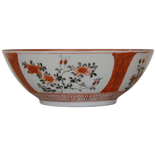 Early 19th Century Oriental Bowl With Flowers For Sale