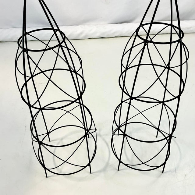 1980s Vintage French Art Deco Fleur De Lis Garden Topiary Trellises Frames - A Pair For Sale - Image 10 of 12