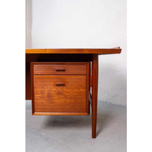 Mid-Century Danish Model 207 Desk in Teak by Arne Vodder for Sibast, 1960s For Sale - Image 18 of 18