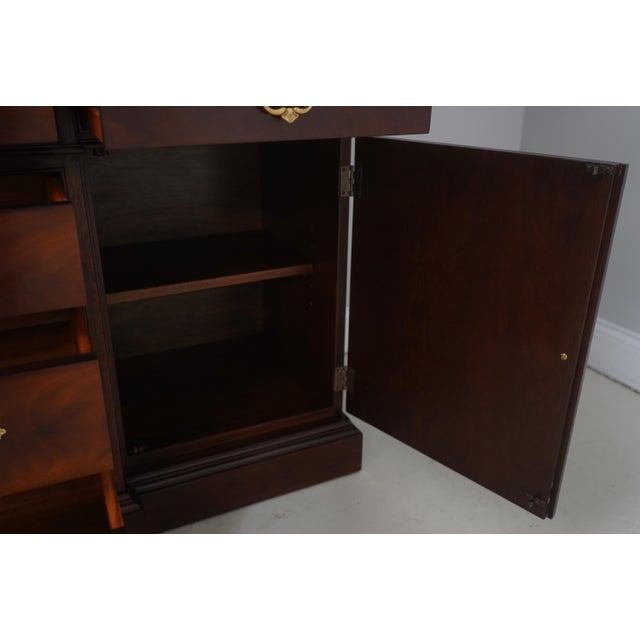 1980s Stickley Mahogany Georgian Style Breakfront Bookcase For Sale - Image 5 of 18