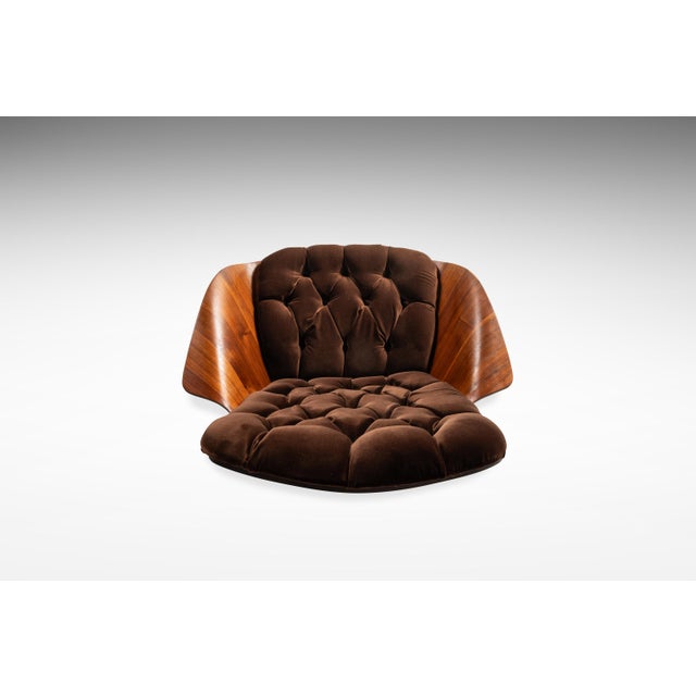 Brown Rare Set of Two (2) Mid-Century Modern "Mrs." Lounge Chairs in Walnut & Velvet by George Mulhauser for Plycraft, Usa, C. 1960s For Sale - Image 8 of 18