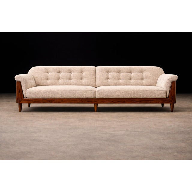 Jd Móveis Brazilian Rosewood Four-Seat Sofa in Warm Oatmeal Bouclé, Brazil, 1960s — Sculptural Form With Rounded Tapered Legs For Sale - Image 11 of 16