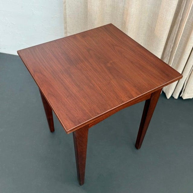Wood 1950s Mid-Century Modern Floating Top Walnut Side Table by Jens Risom For Sale - Image 7 of 10