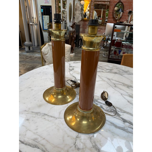 1970s Mid-Century Modern Brass and Brown Lacquer Table Lamps - a Pair For Sale - Image 4 of 9