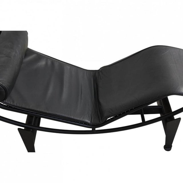 LC4 Chaise Lounge in Black Leather by Le Corbusier, 2000s For Sale - Image 6 of 12