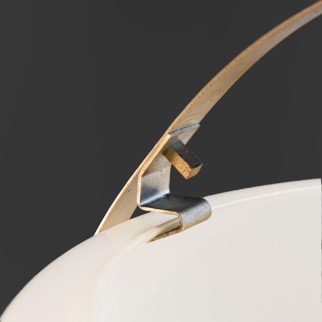 Model Omega Suspension Lamp by Vico Magistretti for Artemide For Sale - Image 9 of 14