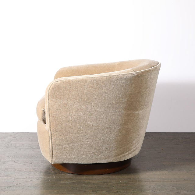 Taupe Mid-Century Swivel Club Chairs in Taupe Mohair W/ Walnut Bases by Milo Baughman For Sale - Image 8 of 13