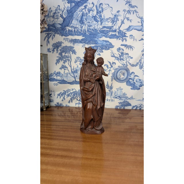 Vintage Neo-Gothic Style Virgin and Child in Resin with Patinated Wood Effect, 1980s For Sale - Image 12 of 12