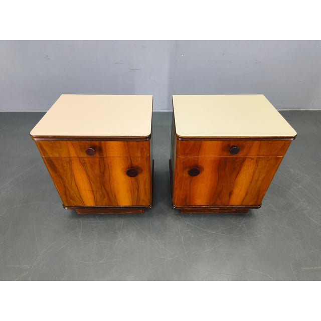 Mid-Century Modern Walnut Nightstands with Glass Tops, 1950s, Set of 2 For Sale - Image 3 of 15