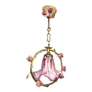 ⁠1970s Vintage Italian Pink Murano Ruffled Glass and Ceramic Rose Chandelier⁠ For Sale