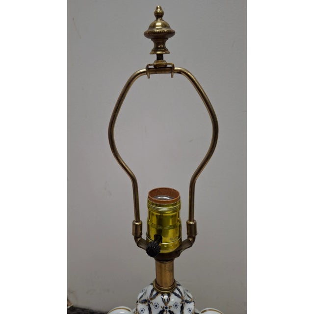 Mid 20th Century Mid 20th Century Frederick Cooper European Style Decorated Porcelain Urn Form Table Lamp For Sale - Image 5 of 8