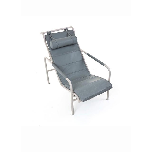 Mid-Century Modern Genni Model Chaise Longue in White Frame and Grey Leather by Gabriele Mucchi for Zanotta, 1990s For Sale - Image 3 of 18