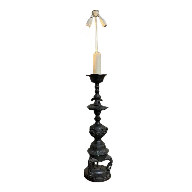 Mid-Century James Mont Style Bronze Chinese-Inspired Table Lamp For Sale