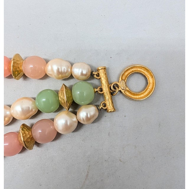 Modern Vintage 1980s Signed Givenchy Faux-Pearl Beaded Bracelet For Sale - Image 3 of 5