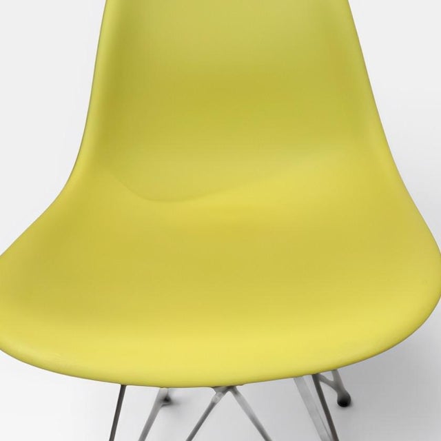 Metal Pair of Eames Molded Plastic Side Chairs (Dsr) for Herman Miller – Lime Green For Sale - Image 7 of 10