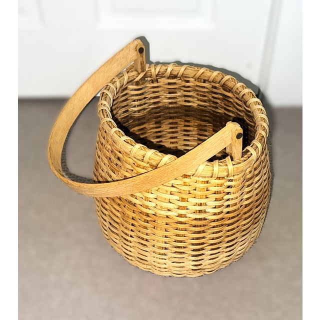 Vintage Swing Handle Market Basket, Signed by Mel Lapp, 1991 For Sale - Image 4 of 12