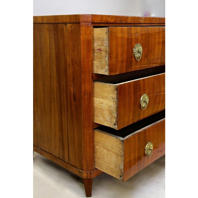 19th Century Biedermeier Chest of Drawers in Cherrywood, Austria, 1830s For Sale - Image 10 of 18