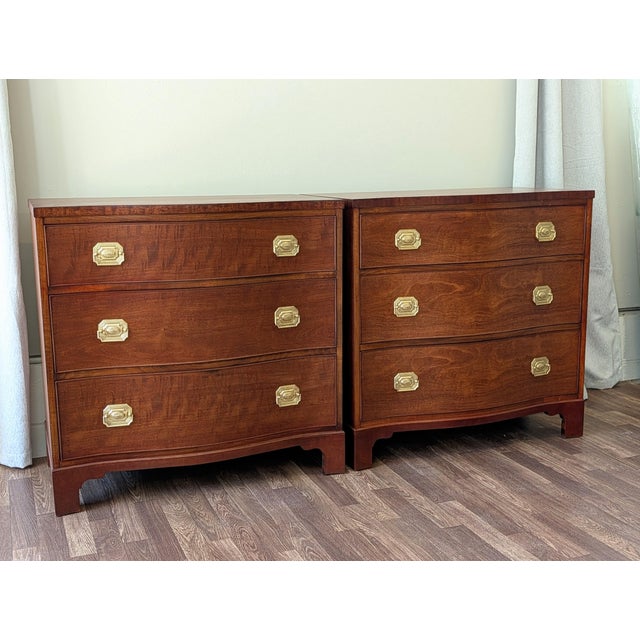 Hepplewhite Pair of 1950's Mahogany 3-Drawer Bachelor's Chests by Heritage Henredon For Sale - Image 3 of 14