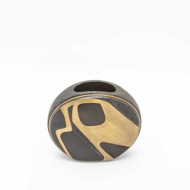 Modern Vase in Shagreen With Shell and Brass Details by R&y Augousti For Sale In Los Angeles - Image 6 of 7