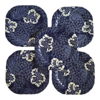 1960s Chinoiserie Blue and White Floral Plates, Metropolitan Museum of Art, Made in Portugal - Set of 5 For Sale