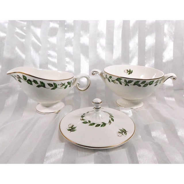 White 1950s Halls Teapot, Sugar Bowl and Creamer in Cameo Rose For Sale - Image 8 of 15
