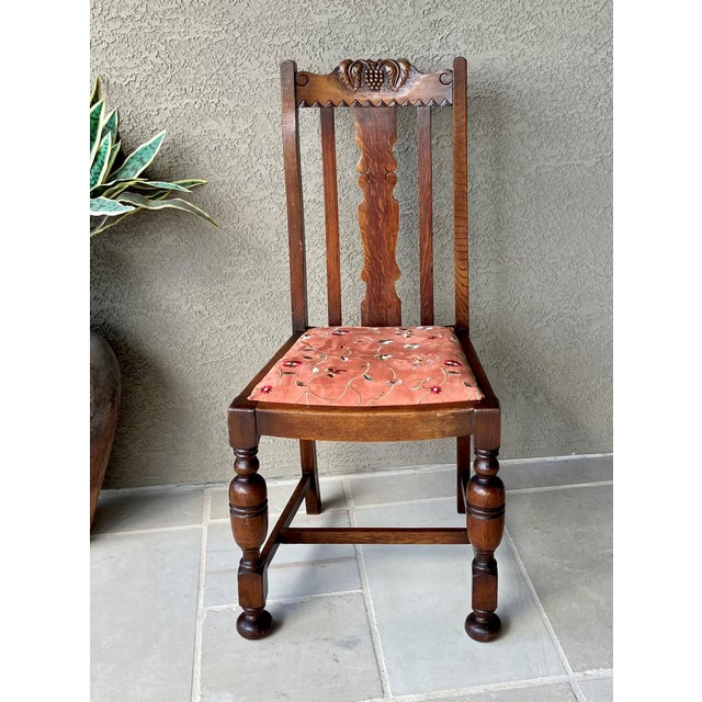 Early 20th-Century English Oak Jacobean-Style Carved Grape Fiddleback Chair With Drop-in Seat For Sale - Image 12 of 12