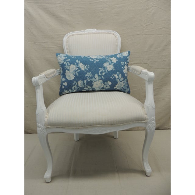 Textile Blue and White Floral Decorative Lumbar Pillows From Portugal - Set of 2 For Sale - Image 7 of 7