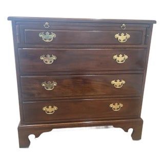 Kittinger Colonial Williamsburg Mahogany Bachelors Chest Nightstand For Sale