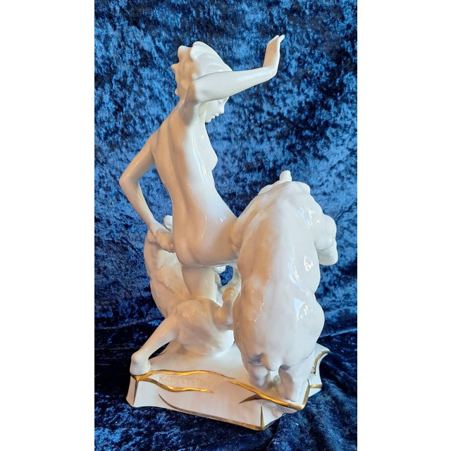 Art Deco Jealousy Figurine in White Porcelain with Gold Decoration by Karl Tutter for Hutschenreuther, 1920s-1940s For Sale - Image 3 of 9