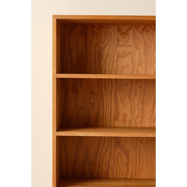 Swedish Modern Bookcase in Pine, 1940s For Sale - Image 3 of 8