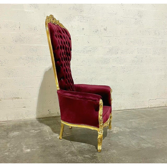 I proudly present this exquisite Chair, meticulously crafted and finished to perfection. Featuring a stunnig hand-carved...